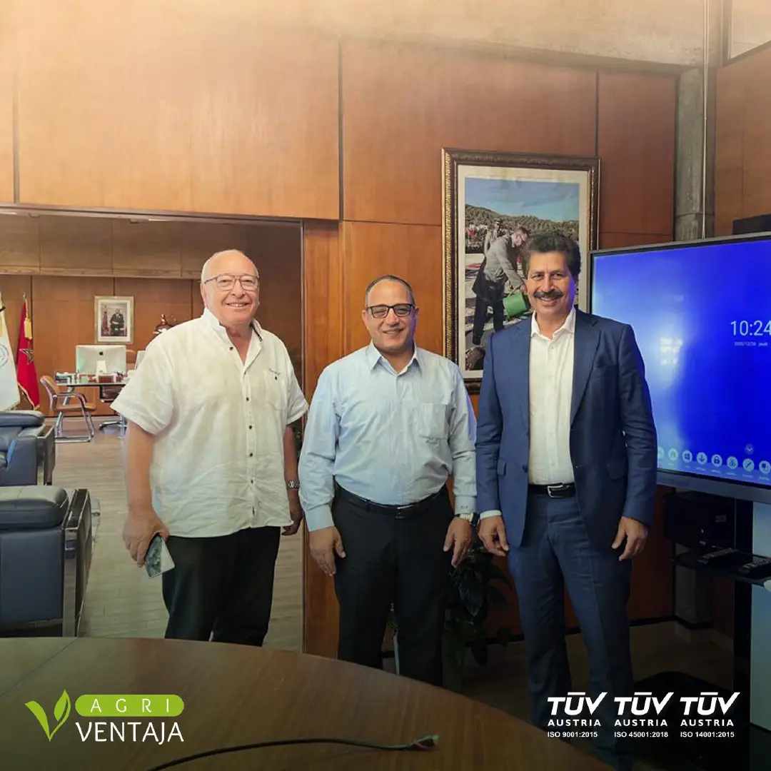 Group photo from the visit